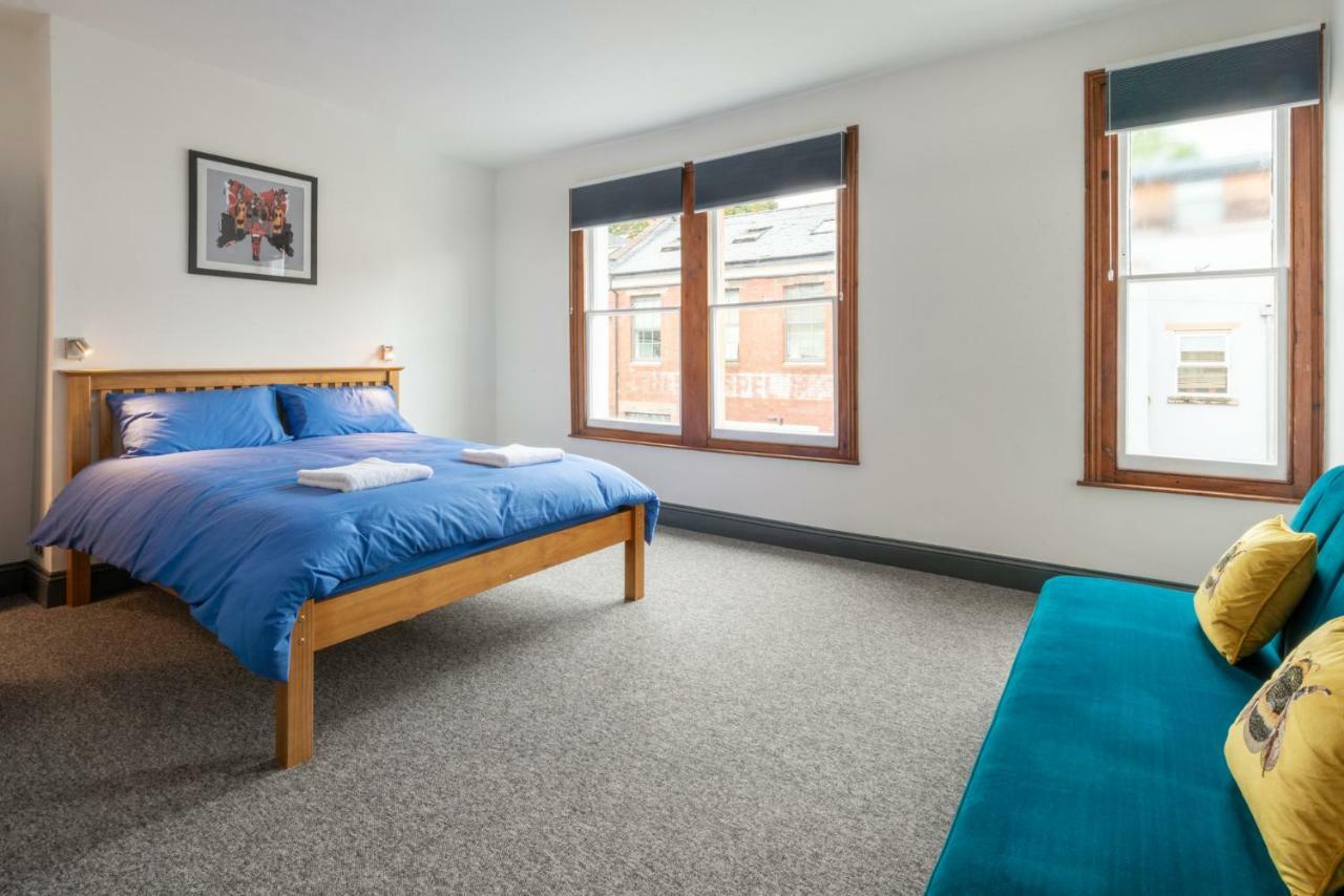 144 Lower Cheltenham Place Gjestgiverier Bristol