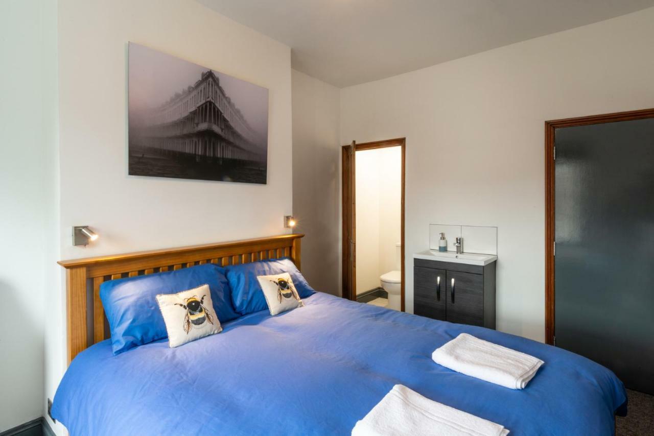 144 Lower Cheltenham Place Gjestgiverier Bristol