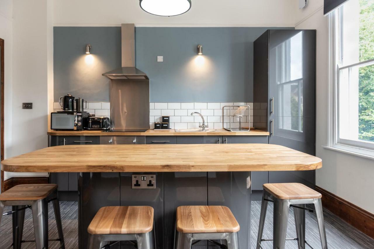 144 Lower Cheltenham Place Gjestgiverier Bristol