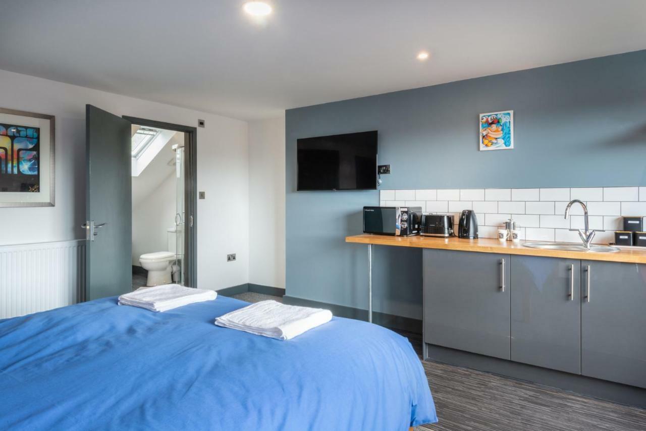 144 Lower Cheltenham Place Gjestgiverier Bristol